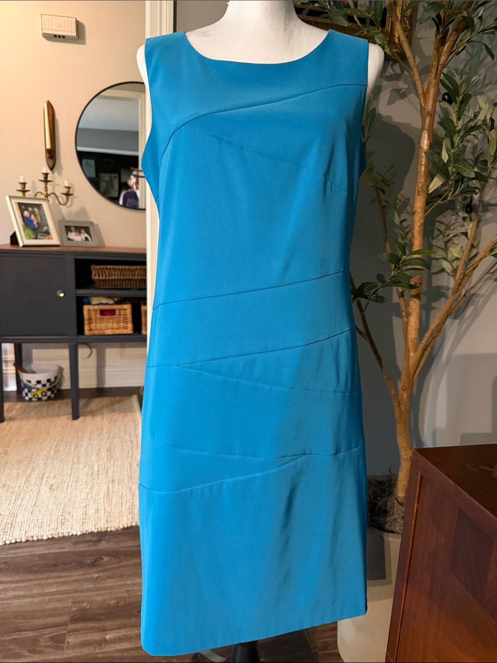 Sleeveless Teal Sheath Dress
